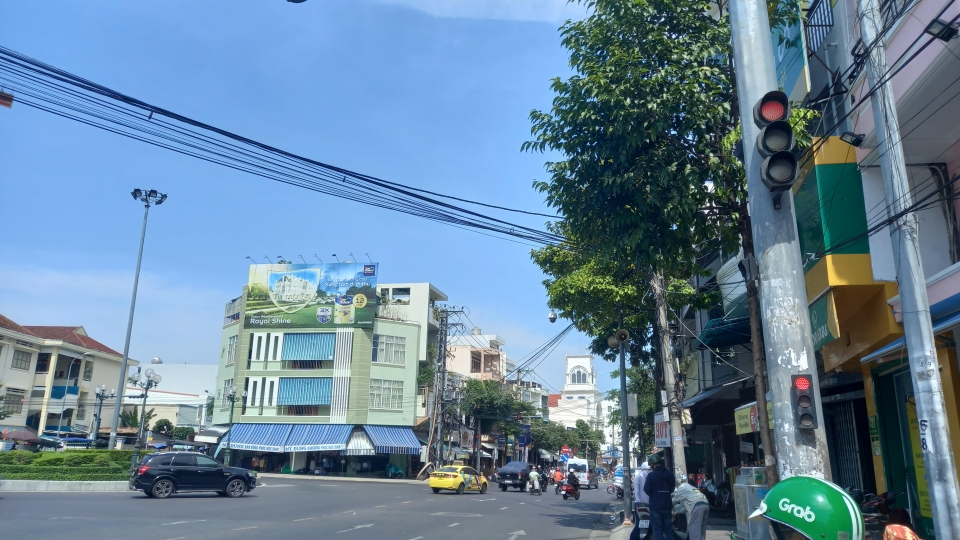 den giao thong 1.jpg