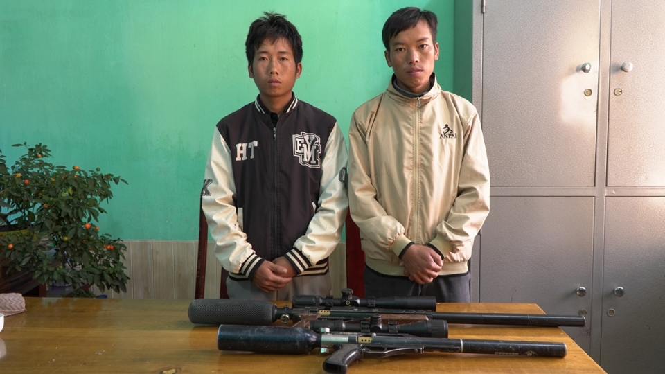 hai_doi_tuong_cung_tang_vat.jpg