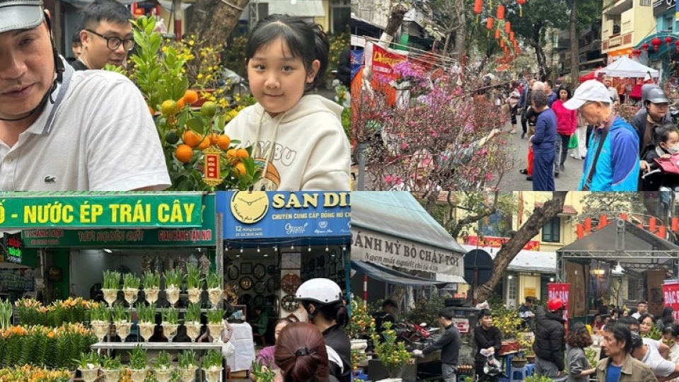 Bustling Hanoi streets gear up for Tet holiday