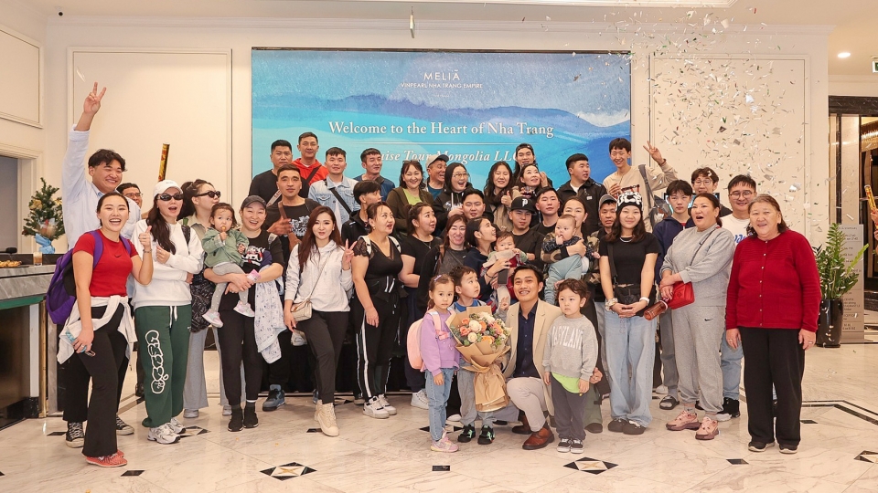 melia_vinpearl_nha_trang_empire_don_khach_mong_co_den_viet_nam.jpg