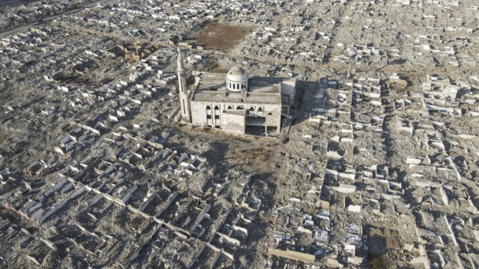 mot_khu_vuc_o_ngoai_o_thu_do_damascus_cua_syria_bi_tan_pha_do_noi_chien._anh_ap.jpg
