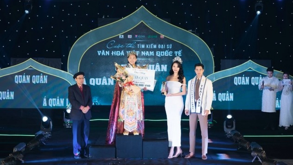 Vietnamese-Chinese boy crowned Int’l Vietnamese Cultural Ambassador title