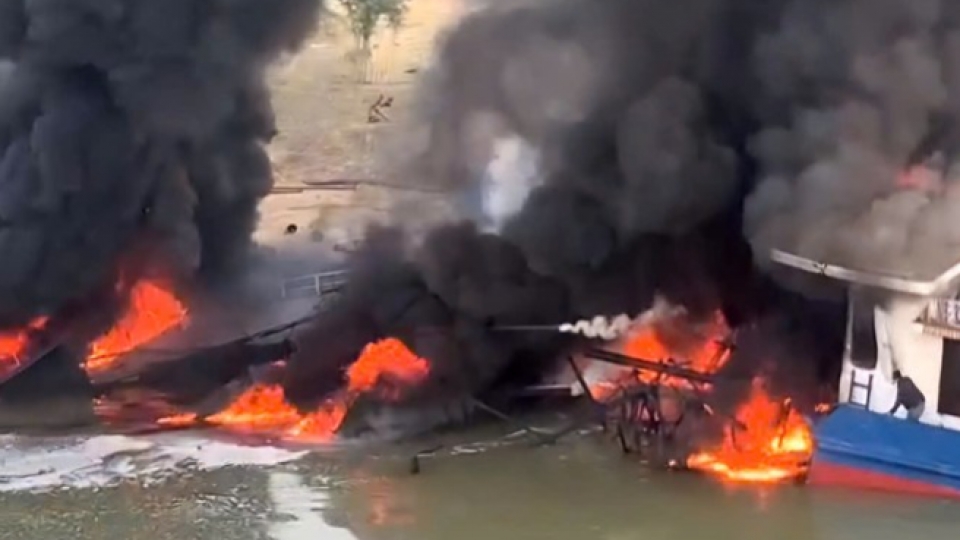 Three injured in Ninh Binh oil tanker fire