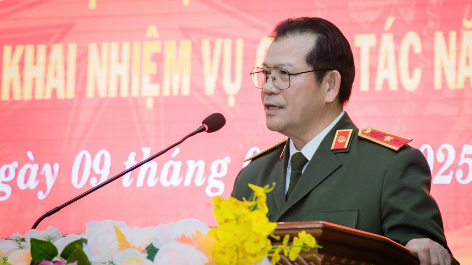 thieu_tuong_le_vinh_quy_giam_doc_cong_an_tinh_dak_lak_neu_muc_tieu_khong_de_xay_ra_tngt_dac_biet_nghiem_trong_trong_nam_2025_.jpg