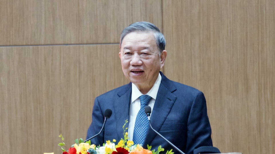 tong_bi_thu_to_lam_gap_mat_chuc_tet_can_bo_cap_cao_cong_an_qua_cac_thoi_ky.jpeg