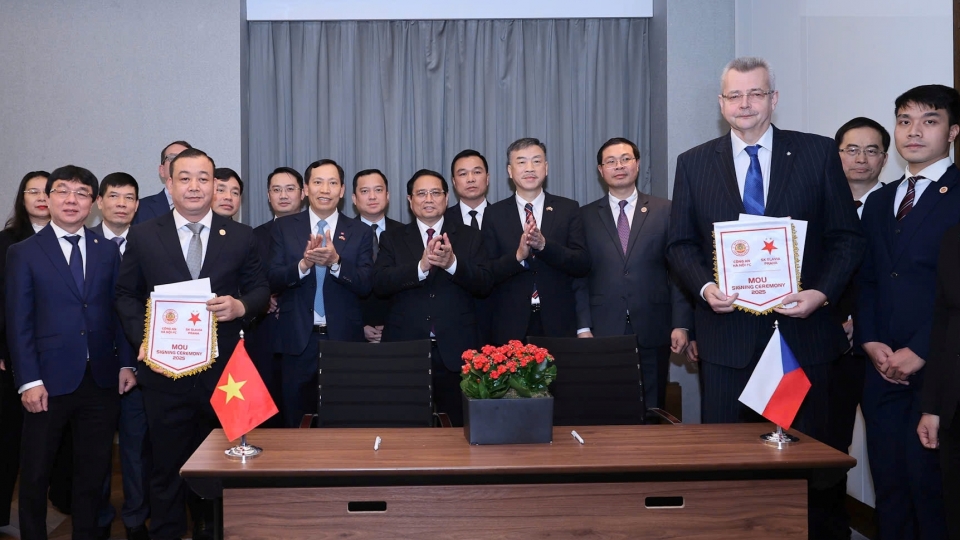trong_lan_nay_hai_ben_da_trao_cac_ban_ghi_nho_hop_tac_trong_cac_linh_vuc_kinh_te_va_an_ninh.jpg