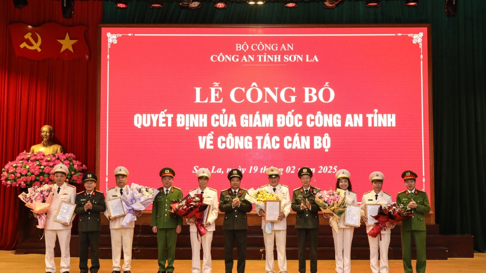 21_lanh_dao_thuoc_cong_an_tinh_son_la_xin_nghi_huu_truoc_thoi_han_1.jpg