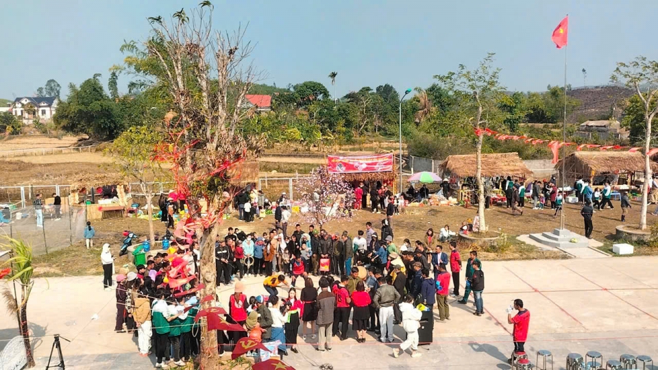 3-_sau_khi_di_vao_hoat_dong_lang_van_hoa_san_diu_da_tro_thanh_khong_gian_sinh_hoat_cong_dong_cua_nguoi_dan_xa_binh_dan.jpg