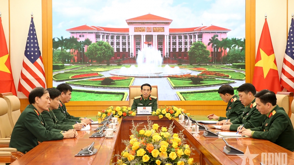Phan Van Giang and Pete Hegseth hold phone talks.jpg