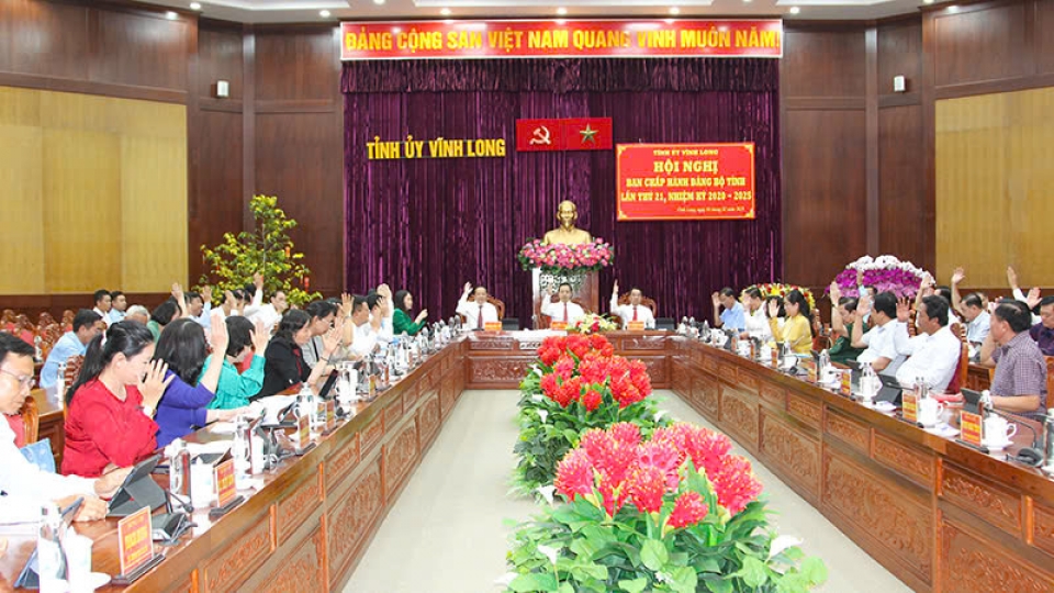 _tai_hoi_nghi_cac_dong_chi_da_thong_nhat_de_an_cua_ban_thuong_vu_tinh_uy_hop_nhat_ban_tuyen_giao_tinh_uy_va_ban_dan_van_tinh_uy.jpg