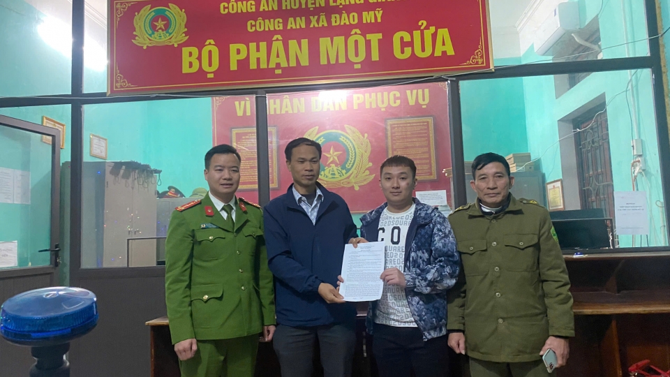 anh_manh_chuyen_tra_lai_tien_chuyen_nham_cho_anh_tuyen.jpg