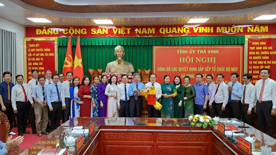 ban_lanh_dao_dang_bo_cac_co_quan_dang_tinh_tra_vinh_nhiem_ky_2020-2025.jpg
