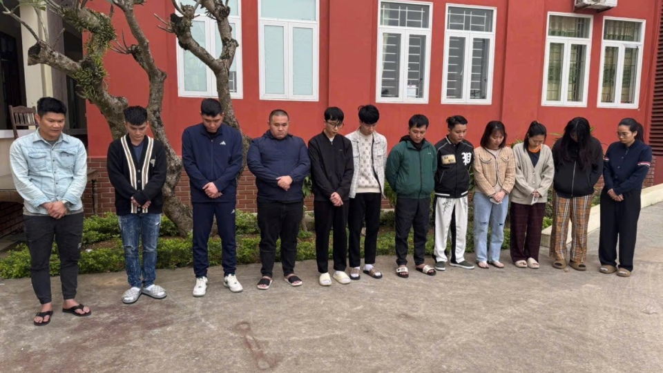 cac_doi_tuong_dang_duoc_tam_giam_de_dieu_tra_lam_ro.jpg