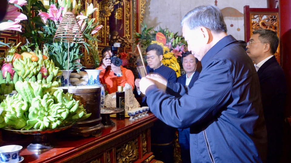 den_hung_3.jpg