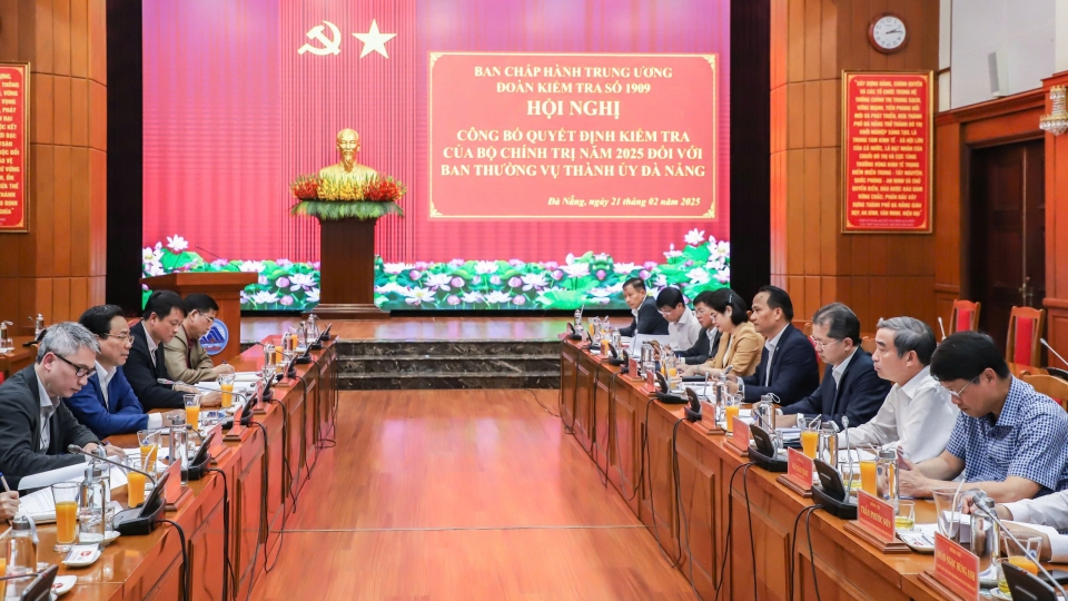 doan_kiem_tra_1909_cua_bo_chinh_tri_cong_bo_quyet_dinh_thanh_lap_doan_kiem_tra_va_noi_dung_kiem_tra.jpg