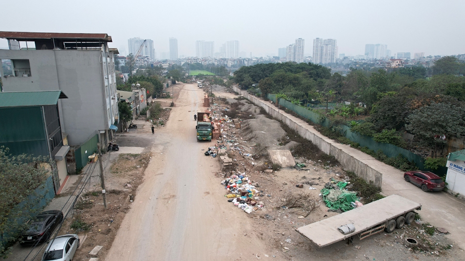 Cận cảnh tuyến đường ô nhiễm ở Hoàng Mai được chỉ đạo rà soát tái ký hợp đồng BT