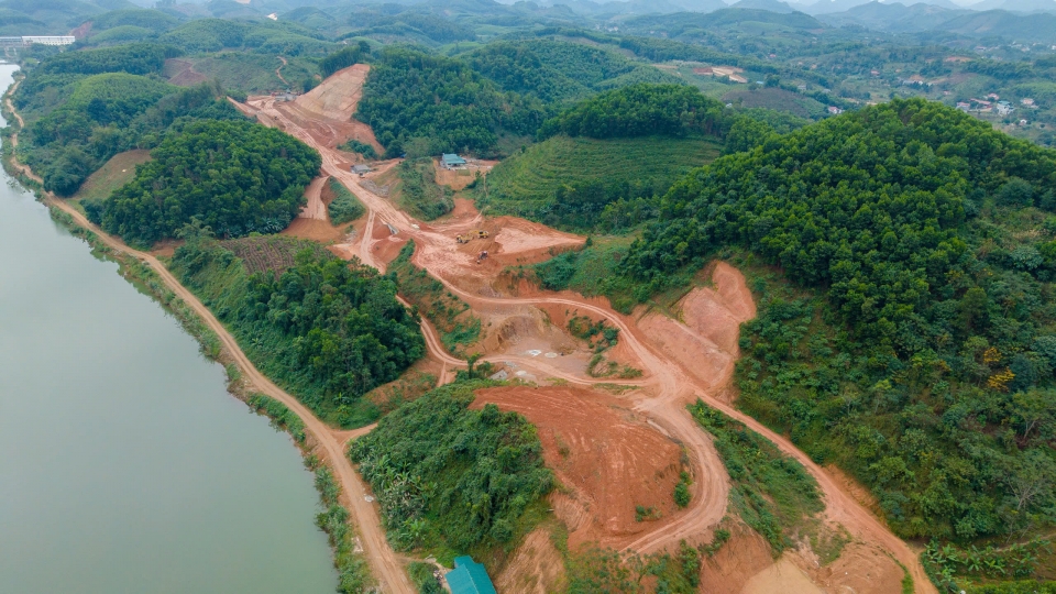 Cao tốc Tuyên Quang - Hà Giang thi công cầm chừng vì mặt bằng "xôi đỗ"