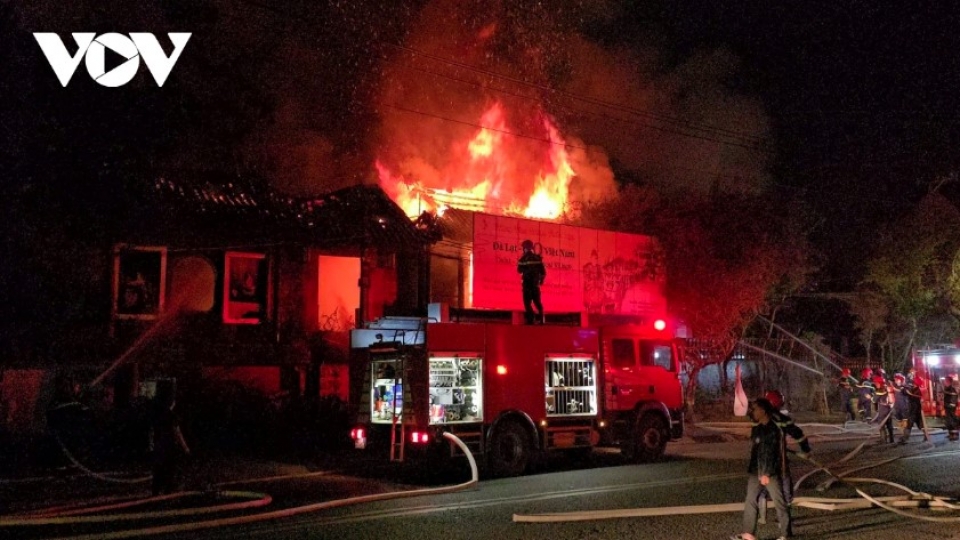 Famous embroidery gallery burnt down in Da Lat