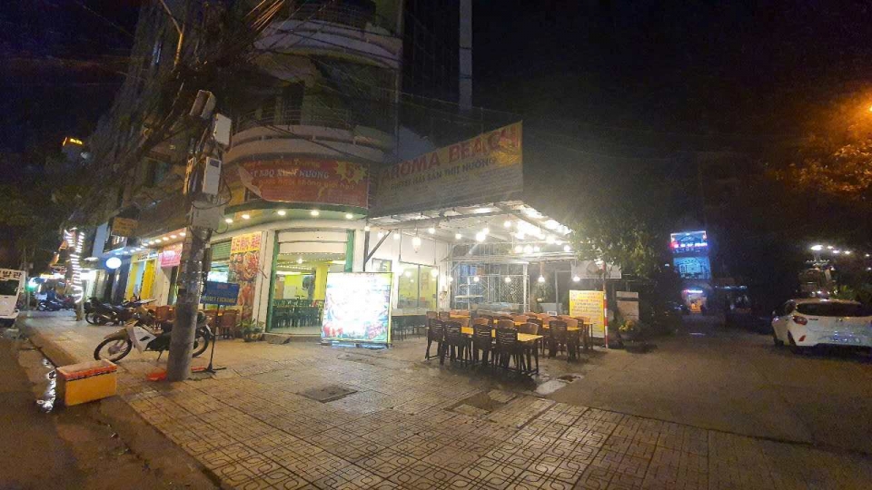 hinh_anh_cua_hang_bi_du_khach_to_.jpg