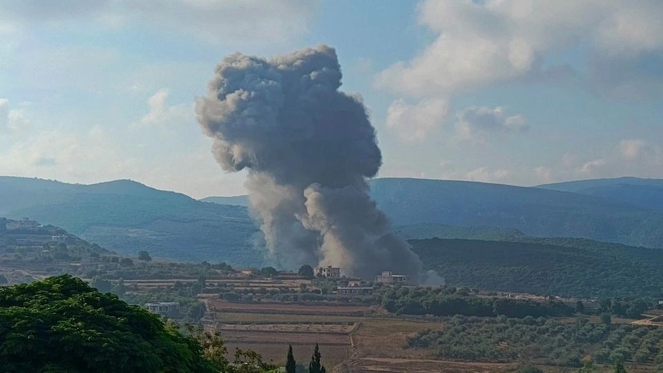 Israel không kích dữ dội vào Lebanon