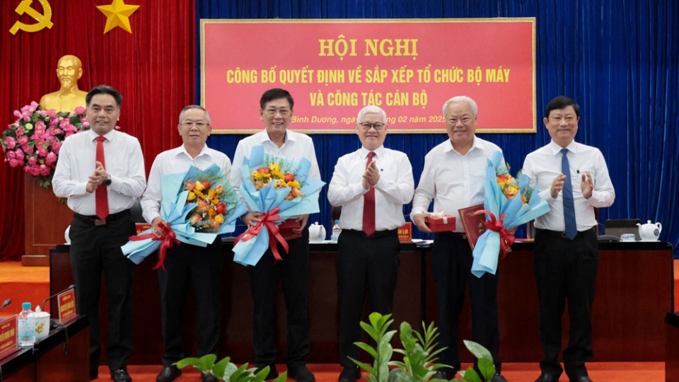 lanh_dao_tinh_dia_phuong_o_binh_duong_nhan_quyet_dinh_nghi_huu_truoc_tuoi_anh_thien_ly.jpg