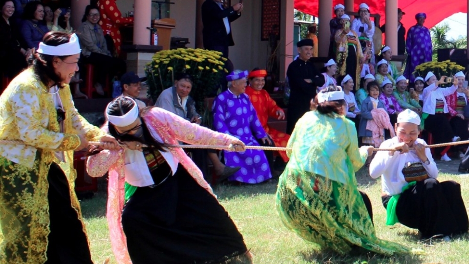 Muong ethnic people holds traditional festival to pray for bumper harvests