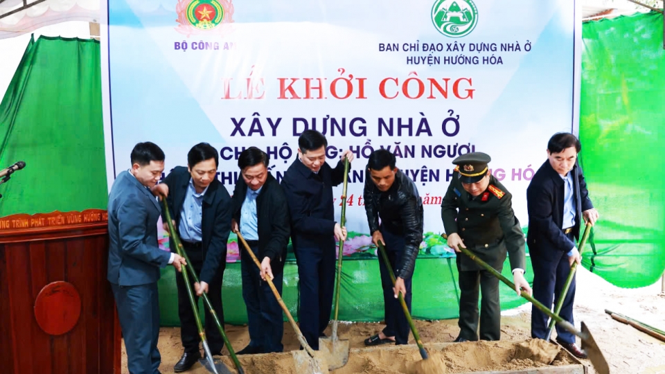 nghi_thuc_khoi_cong_xay_nha_o_mau_cho_ho_ngheo.jpg