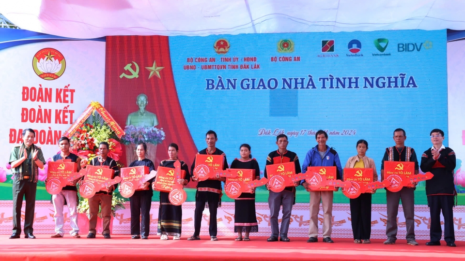 nha tinh nghia .jpg