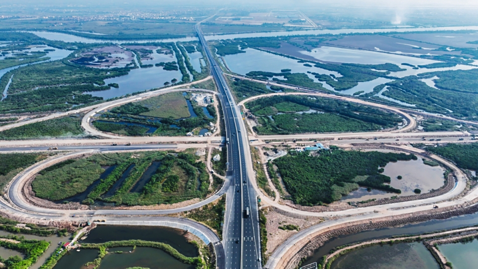 nut_giao_dam_nha_mac_la_cong_trinh_trong_diem_som_ve_dich_nam_2025_cua_tinh_quang_ninh.jpg