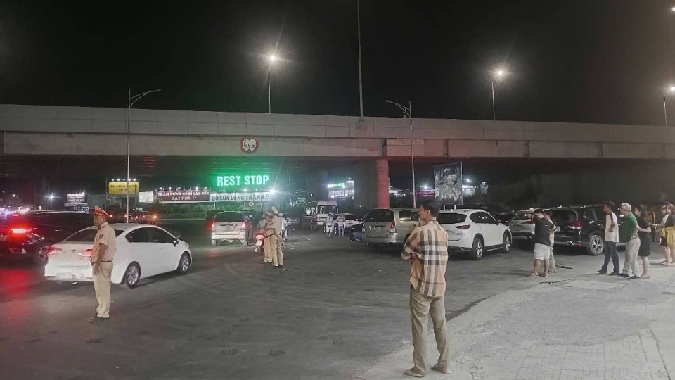 ok_cao_toc_un_tac_keo_dai_nhieu_loi_vao_den_20h_ngay_1_2_van_dang_phong_toa_anh_nguyen_quang.jpg