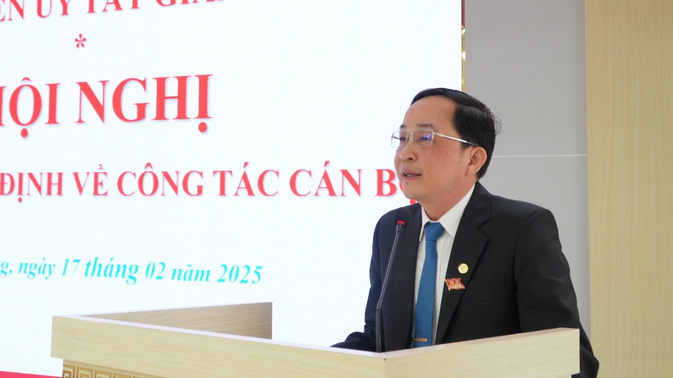 ong_nguyen_van_luom_chu_tich_ubnd_huyen_tay_giang_duoc_dieu_dong_bo_nhiem_giu_chuc_bi_thu_huyen_uy_thang_binh_tinh_quang_nam_20250217094525.jpg