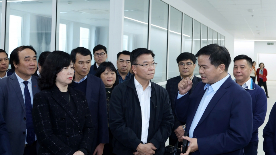 pgs-ts_dao_xuan_co_giam_doc_bv_bach_mai_bao_cao_ptt_le_thanh_long_ve_tien_do_du_an.jpg