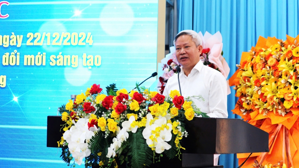 pgs.ts_vu_duc_loi_vien_truong_vien_khoa_hoc_va_cong_nghe_viet_nam-han_quoc_phat_bieu_tai_hoi_thao.jpg