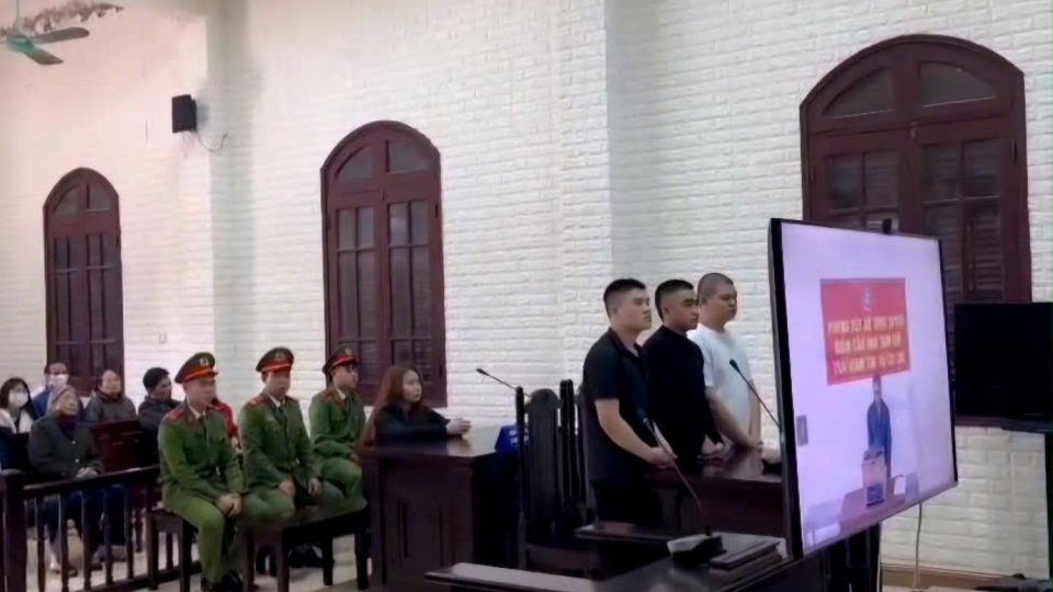 phien_toa_xet_xu_cac_doi_tuong_mua_ban_van_chuyen_9kg_ma_tuy.jpg