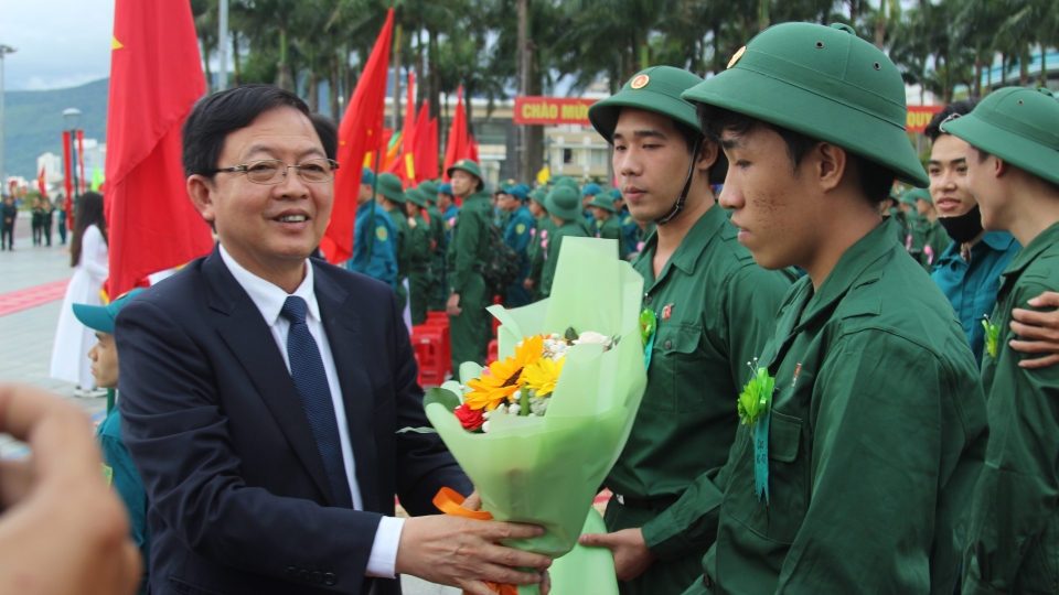 thanh_nien_binh_dinh_nhap_ngu_1.jpg