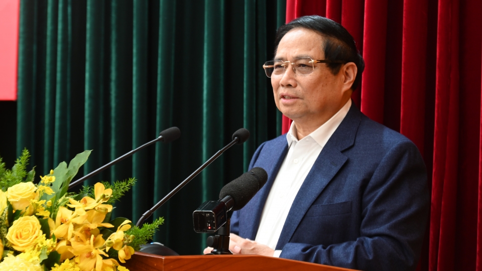 thu_tuong_chu_tri_hoi_nghi_cong_bo_quyet_dinh_thanh_lap_doan_kiem_tra_cua_bo_chinh_tri_ban_bi_thu_nam_2025_doi_voi_tp._ho_chi_minh_binh_duong_ba_ria_-_vung_tau_2.jpg