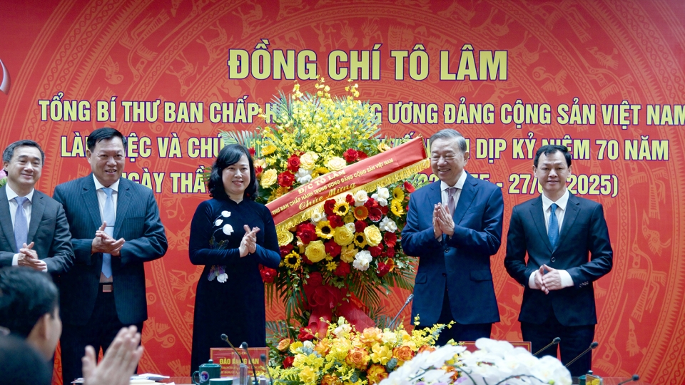 tong_bi_thu_to_lam_lam_viec_voi_bo_y_te_2.jpg