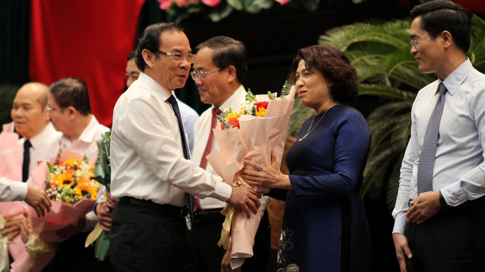 tphcm_trao_quyet_dinh_lanh_dao_7_so_moi_thanh_lap_kien_toan_lanh_dao_16_so_nganh_sau_sap_xep.jpg