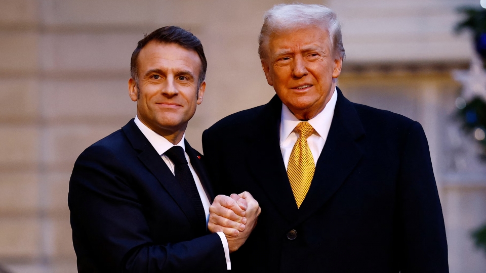 trump macron1.jpg