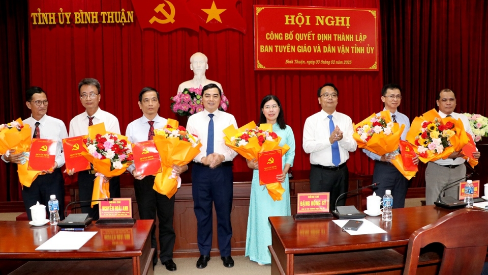 tuyen giaos.jpg