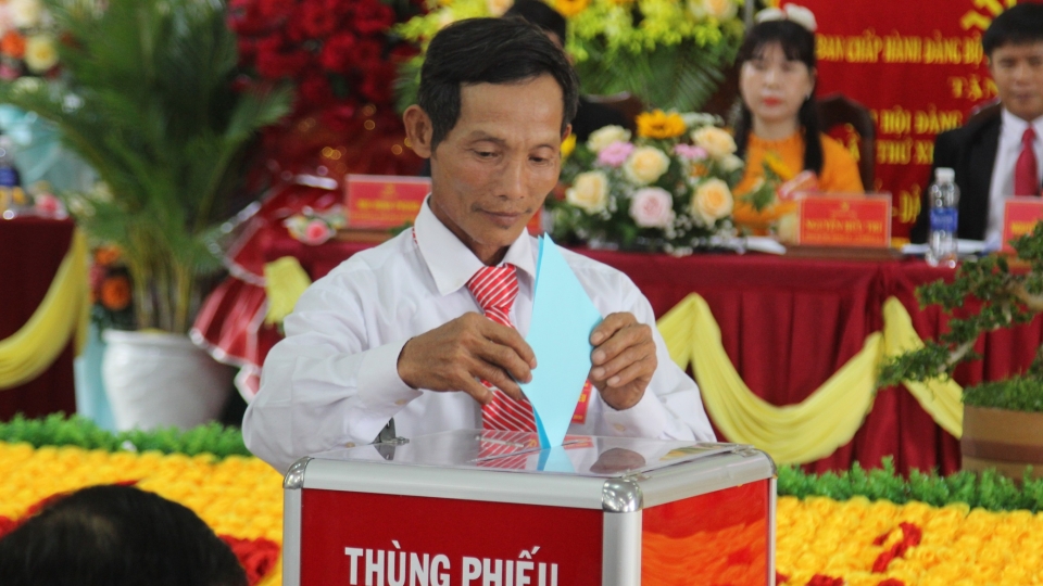 vov_cac_dai_bieu_bau_ban_chap_hanh_tai_dai_hoi_20250225181812.jpg