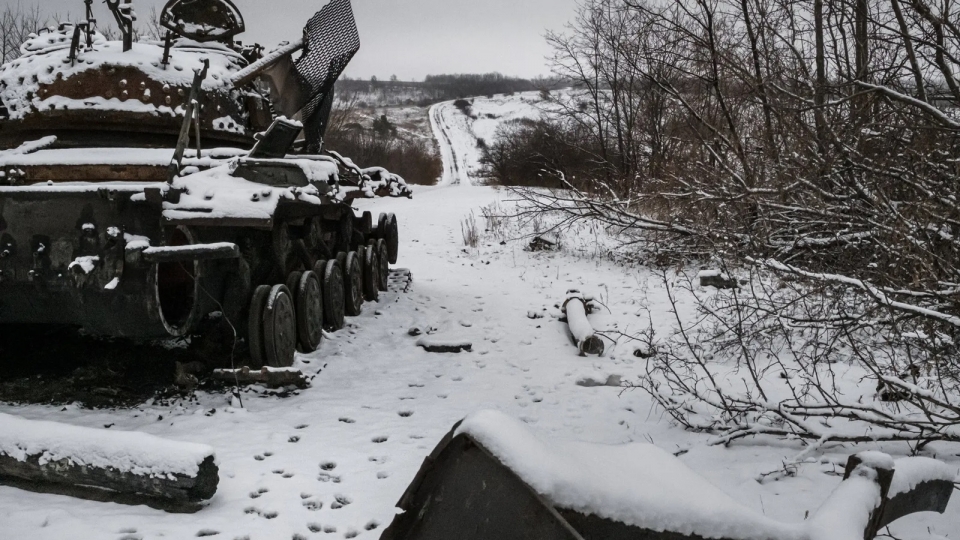 xe tang Ukraine bi pha huy boi UAV Nga -nytimes.jpg