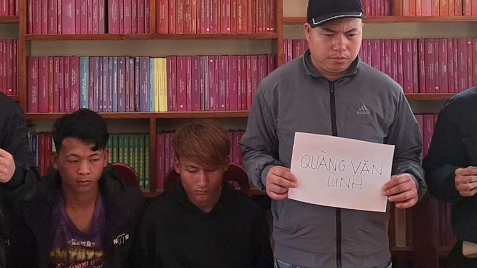 xuat_nhap_canh_trai_phep.jpg