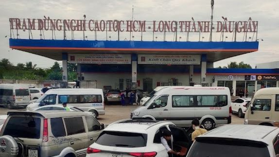 Xử phạt hơn 400 triệu đối với cây xăng trên cao tốc TP HCM - Dầu Giây