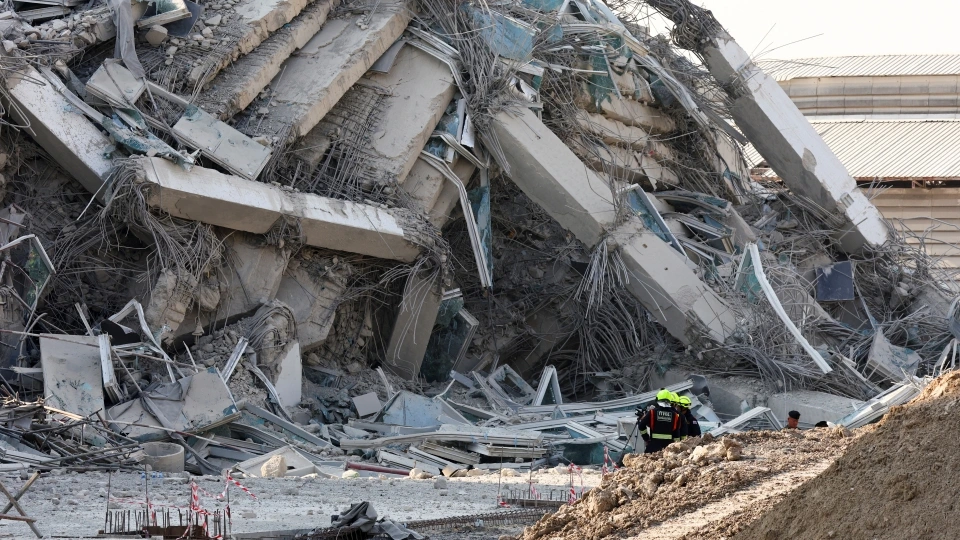 2025-03-28T093659Z_457038236_RC29MDA7E2CG_RTRMADP_3_THAILAND-QUAKE.JPG