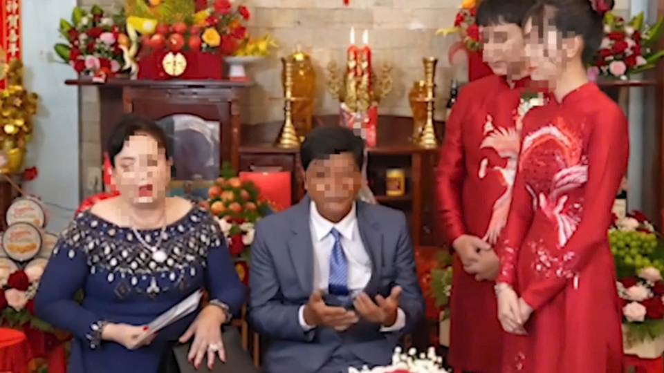 2_vo_chong_ong_bui_van_men_pho_chu_tich_ubnd_huyen_giang_thanh_tai_dam_an_hoi_con_gai_anh_cat_tu_clip.jpg