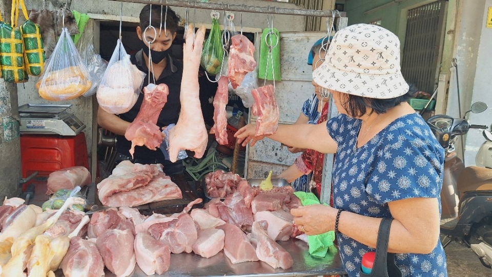 Giá thịt heo ở chợ truyền thống tăng từ 15.000- 20.000 đồngkg.jpg