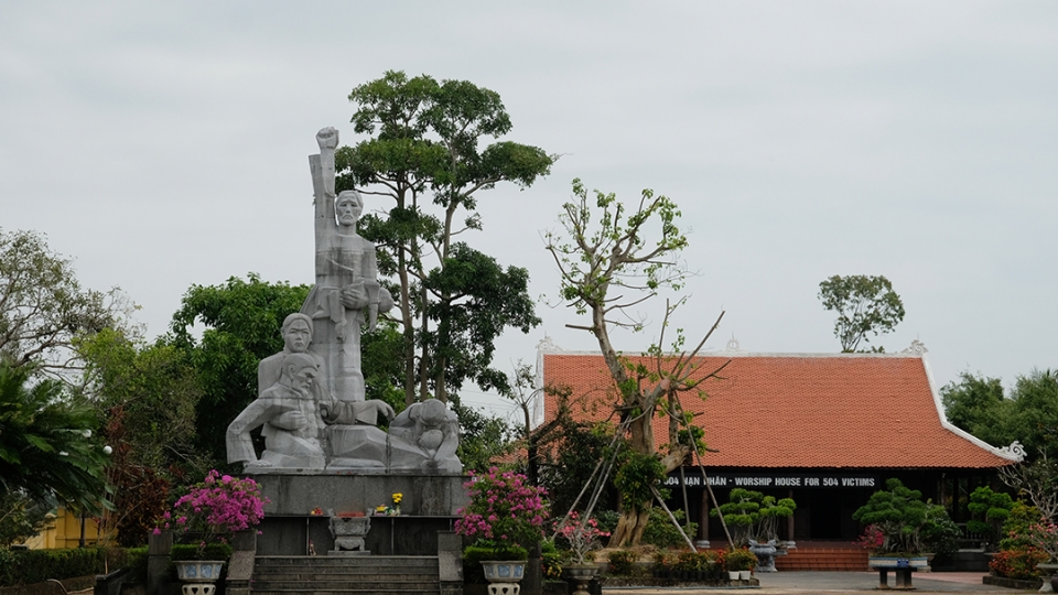 Khu Chứng tích Sơn Mỹ vẫn là địa chỉ đỏ để giáo dục tinh thần yêu nước, yêu hòa bình.jpg