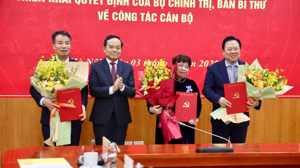 Pho ban chinh sach chien luoc.jpg