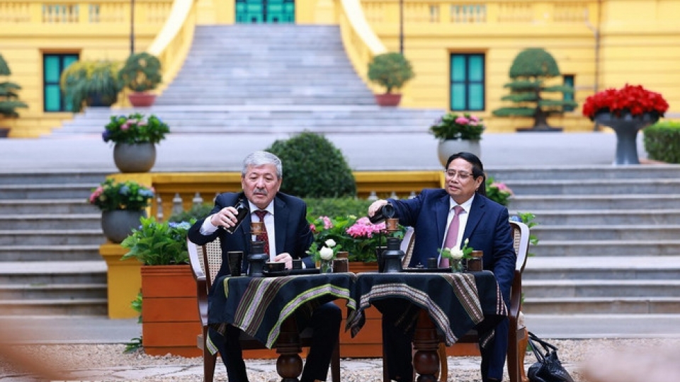 Uong tra.jpg